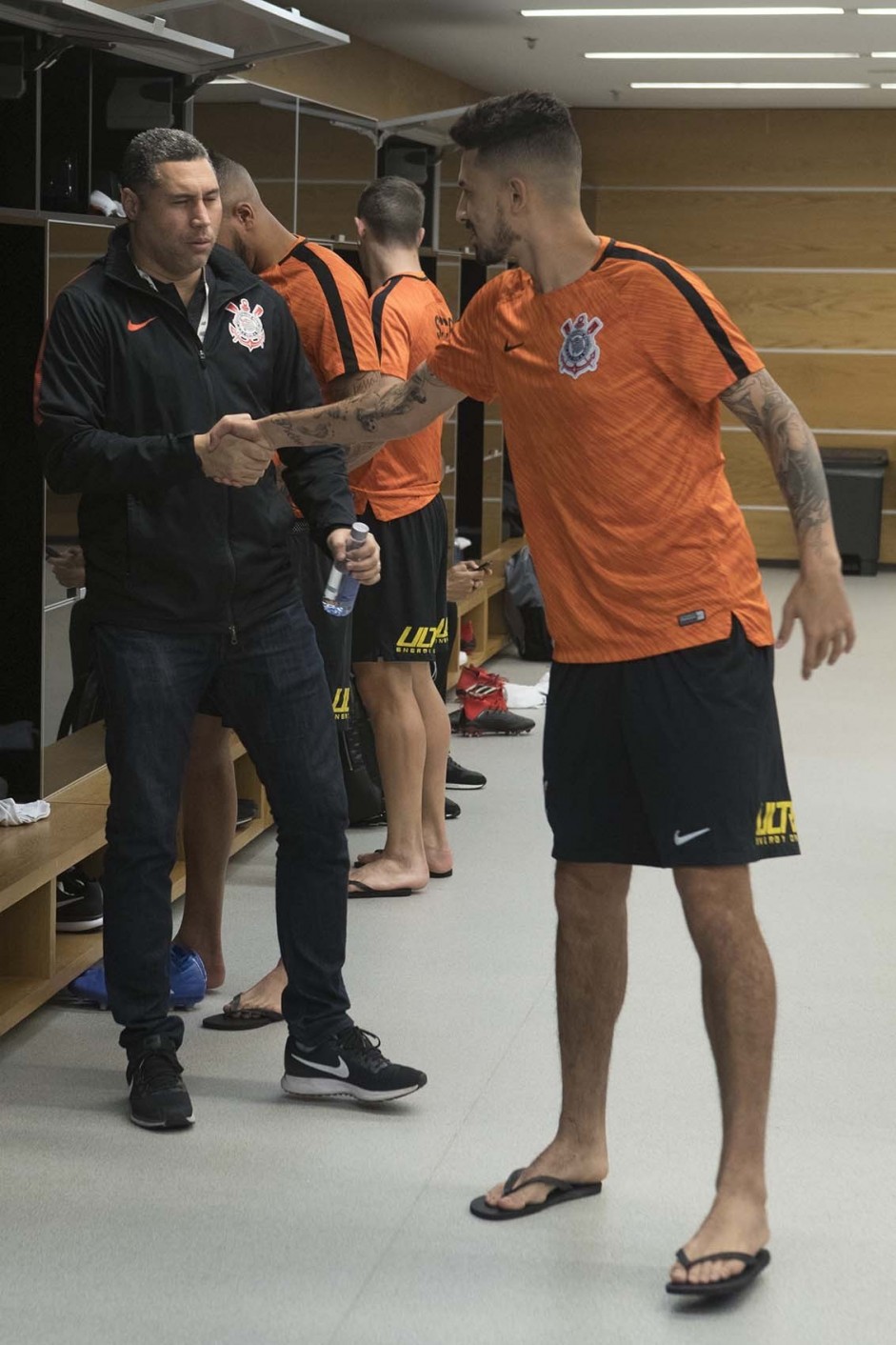 Zagueiro Pedro Henrique antes do jogo contra o Grêmio, na Arena Corinthians