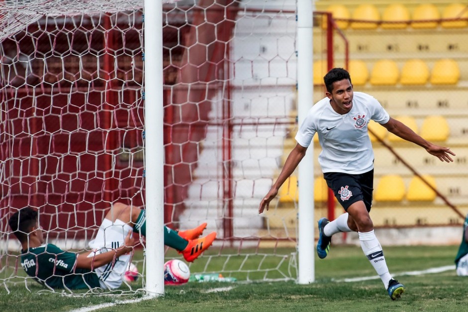 Fessin anotou o nico gol do Corinthians contra o Palmeiras, pelo Paulista sub-20