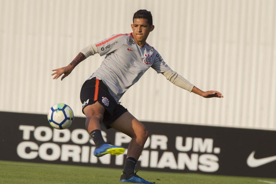 Chance na Arena: Matias é opção no banco de reservas contra o Paraná