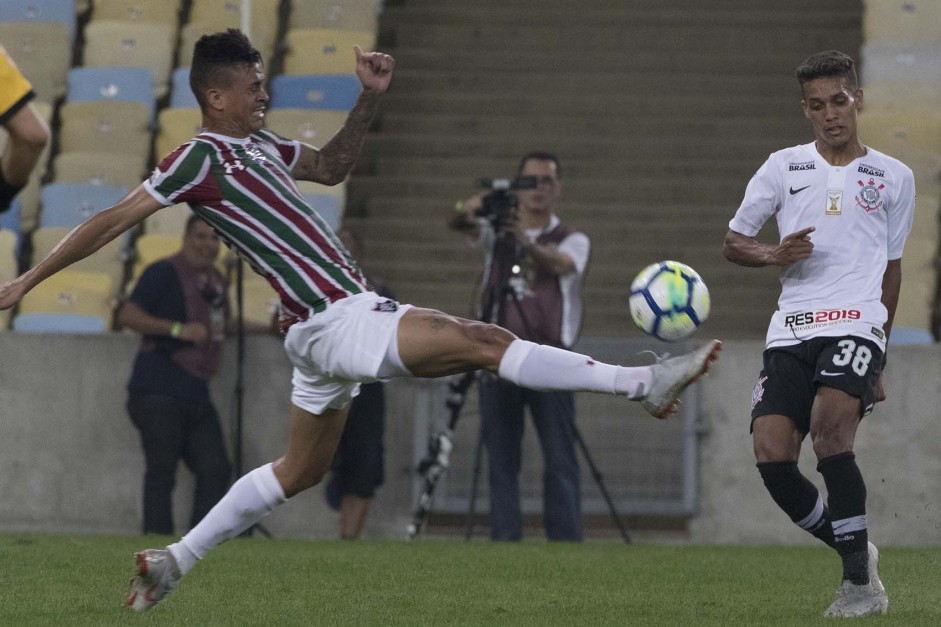 Pedrinho durante a derrota para o Fluminense, no Marcan