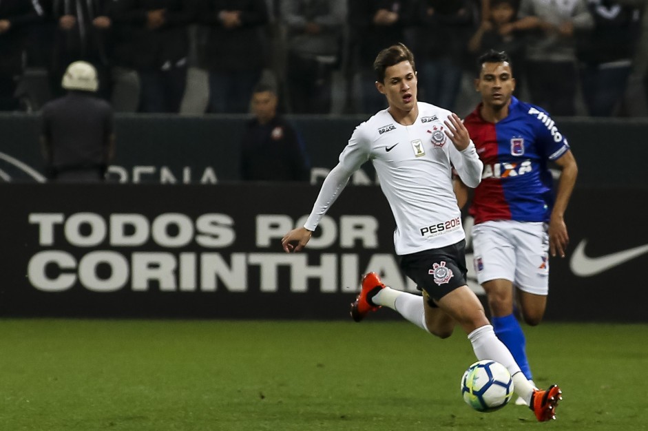 Mateus Vital durante jogo contra o Paraná, na Arena Corinthians