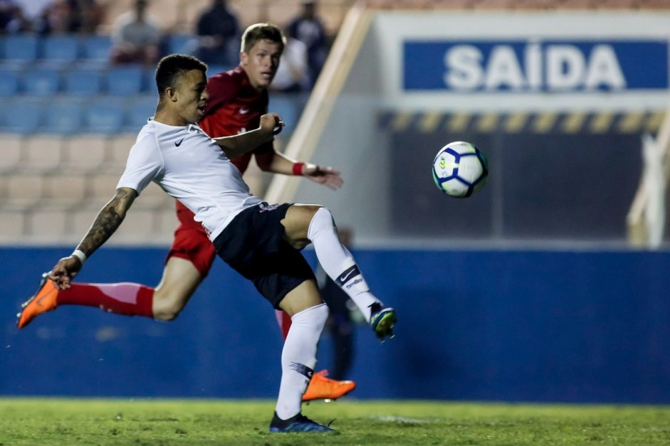 Timãozinho bateu o Internacional com gols de Rafael Bilu e Oya, pelo Brasileiro sub-20