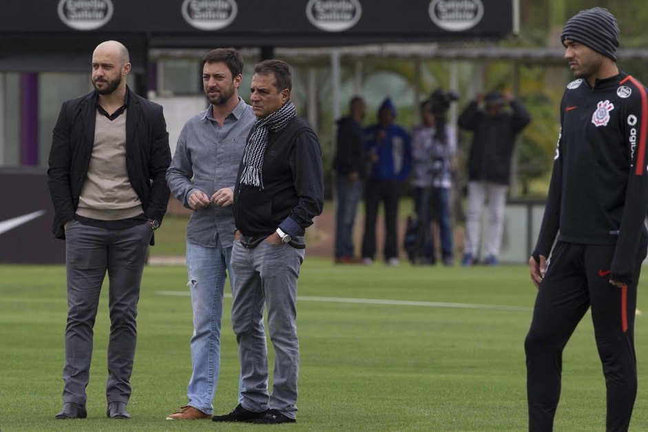 Alessandro esteve no treino desta segunda-feira.