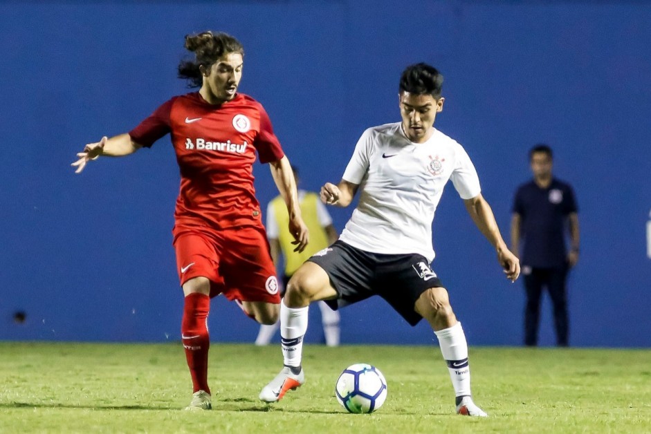 Fabrício Oya foi autor de um dos gols de hoje na vitória contra o Internacional