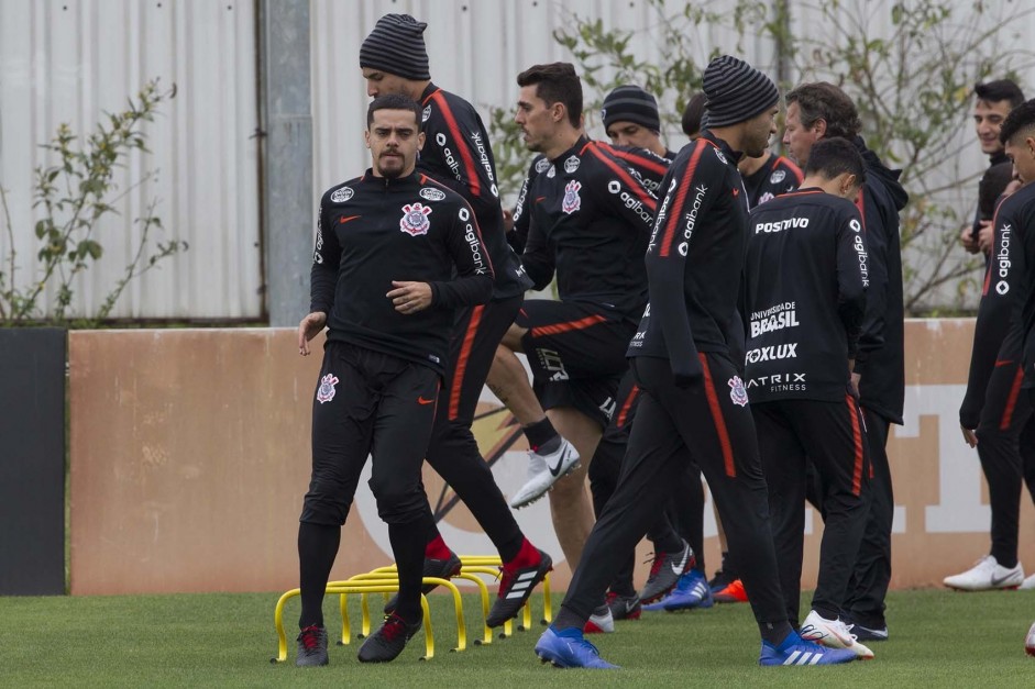 Jogadores treinaram na manh desta segunda no CT