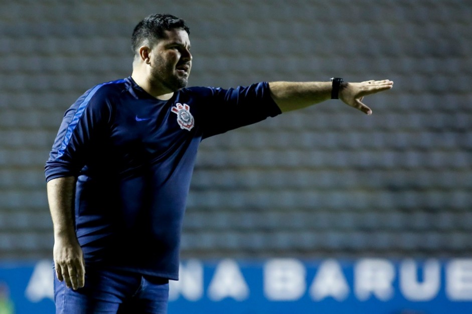 O tcnico Eduardo Barroca mandou a campo fora mxima contra o Internacional