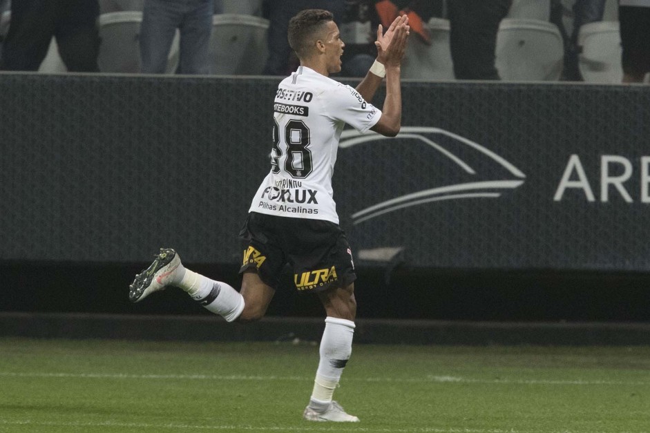 Pedrinho marcou o gol corinthiano contra o  Atltico-MG, na Arena Corinthians