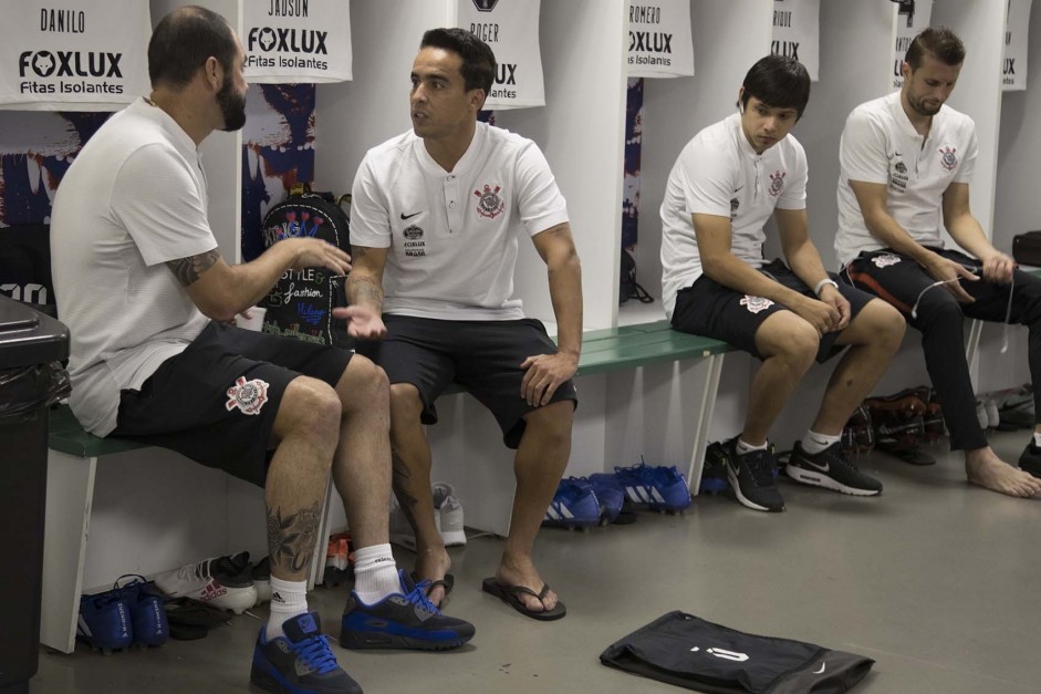 Jadson, Danilo, Romero e Henrique no vestiário do Castelão antes do jogo contra o Ceará