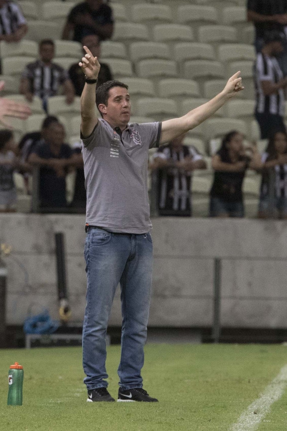 Osmar Loss no consegue encaixar o time e Corinthians perde para o Cear