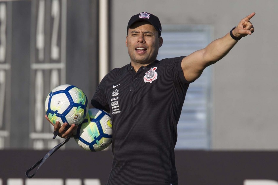 Jair tem misso de levar Corinthians  final da Copa do Brasil