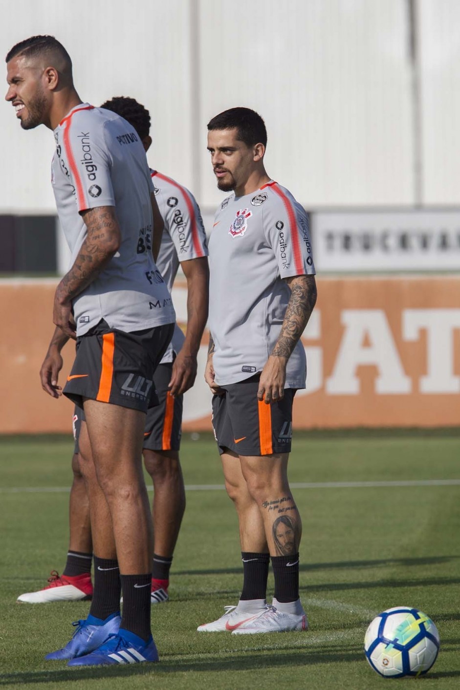 Jogadores do Corinthians treinam para encarar o Flamengo pela Copa do Brasil