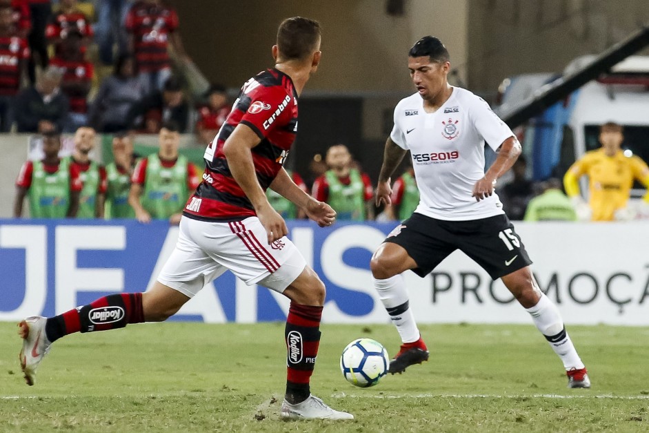 Ralf durante partida contra o Flamengo, pela Copa do Brasil, no Maracanã