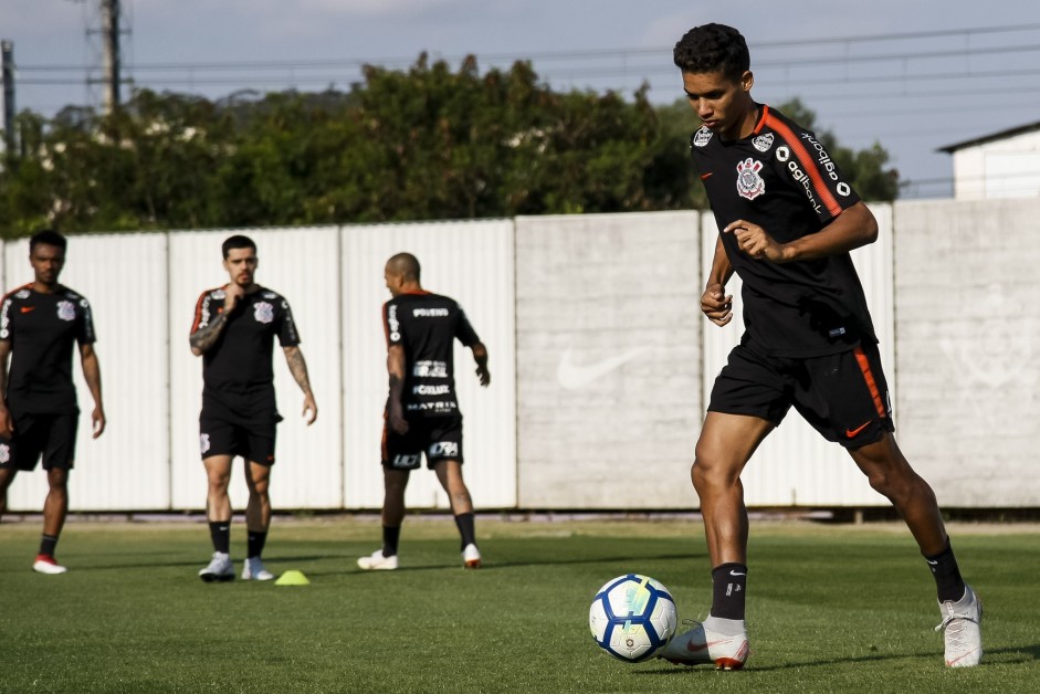Pedrinho em preparao para duelo contra o Flamengo, pela Copa do Brasil