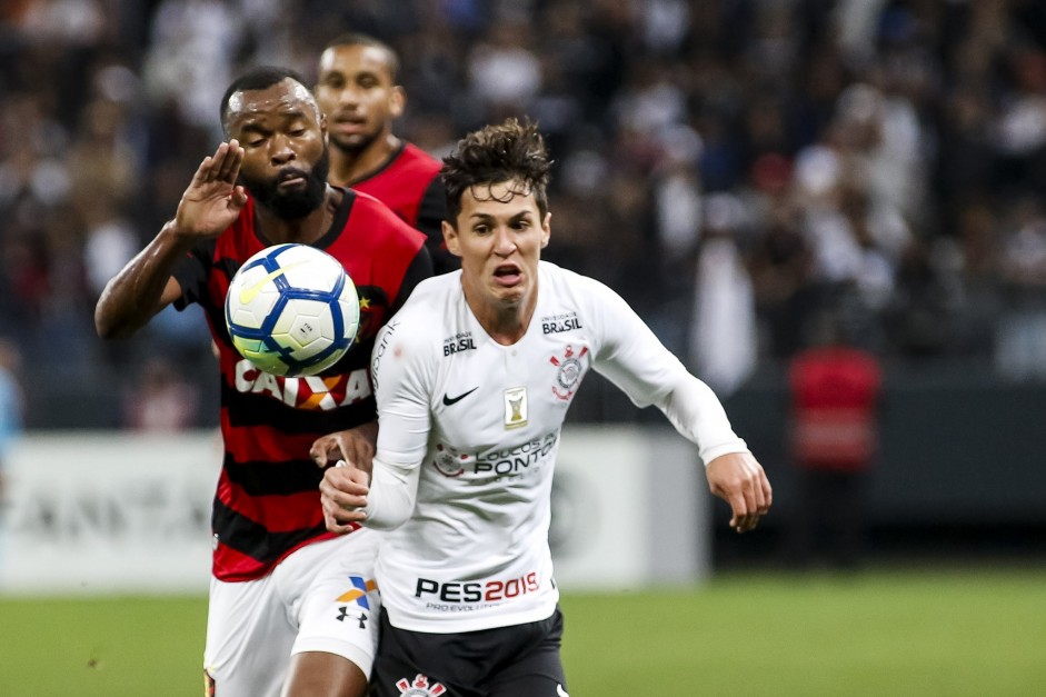 Mateus Vital durante o jogo contra a Sport, pelo Brasileiro