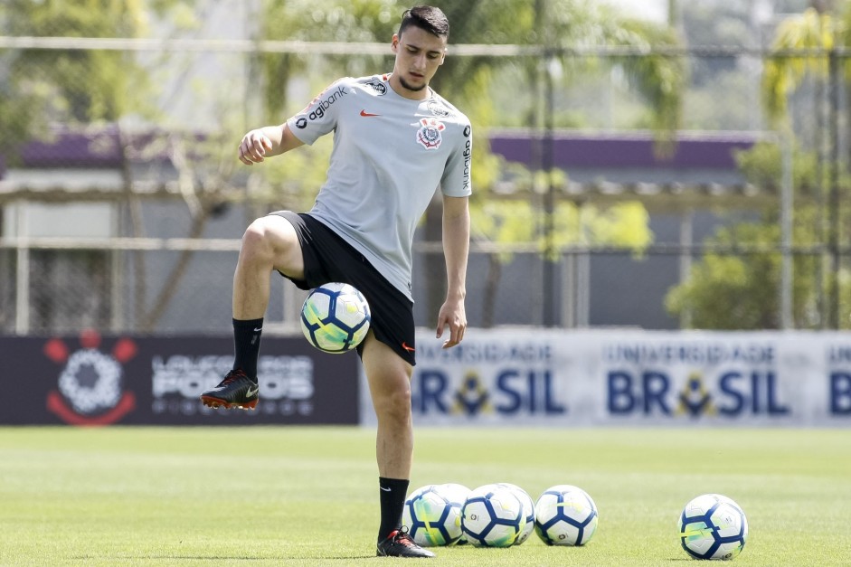 O jovem Mantuan no treino de hoje no CT