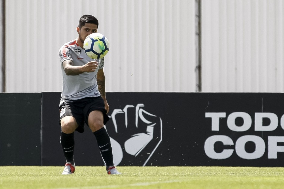 Sergio Díaz durante treino no CT Joaquim Grava