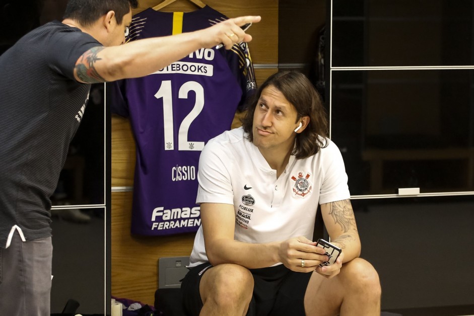 Cássio recebe as últimas instruções para o duelo contra o Flamengo, pela Copa do Brasil
