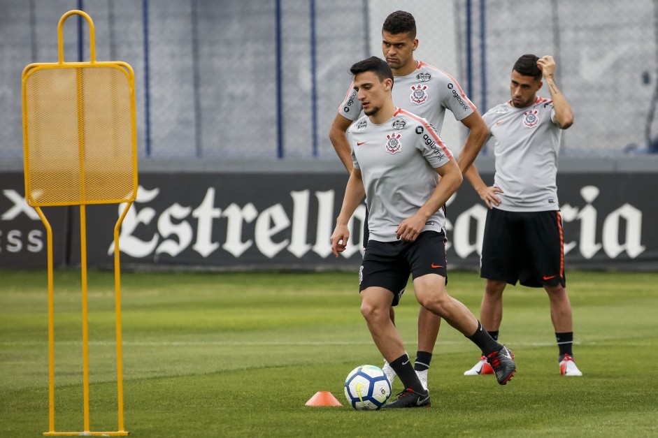 Mantuan, Léo Santos e Gabriel no treino desta tarde no CT