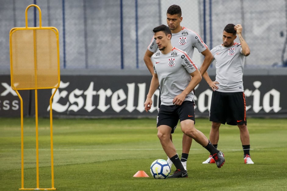 Mantuan, Lo Santos e Gabriel no treino desta tarde no CT