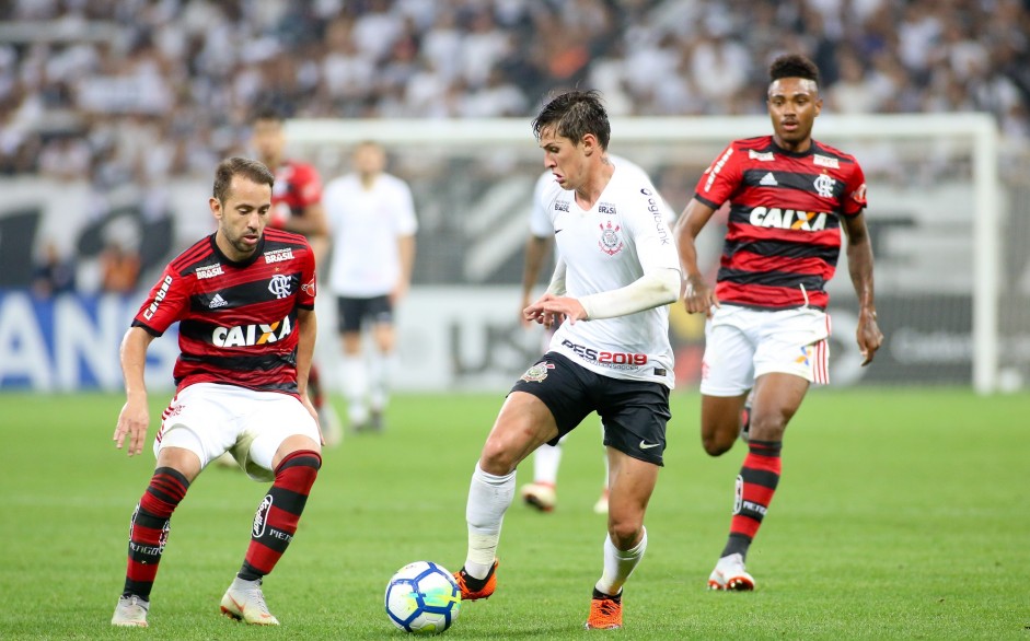 Mateus Vital contra o Flamengo, pela semifinal da Copa do Brasil