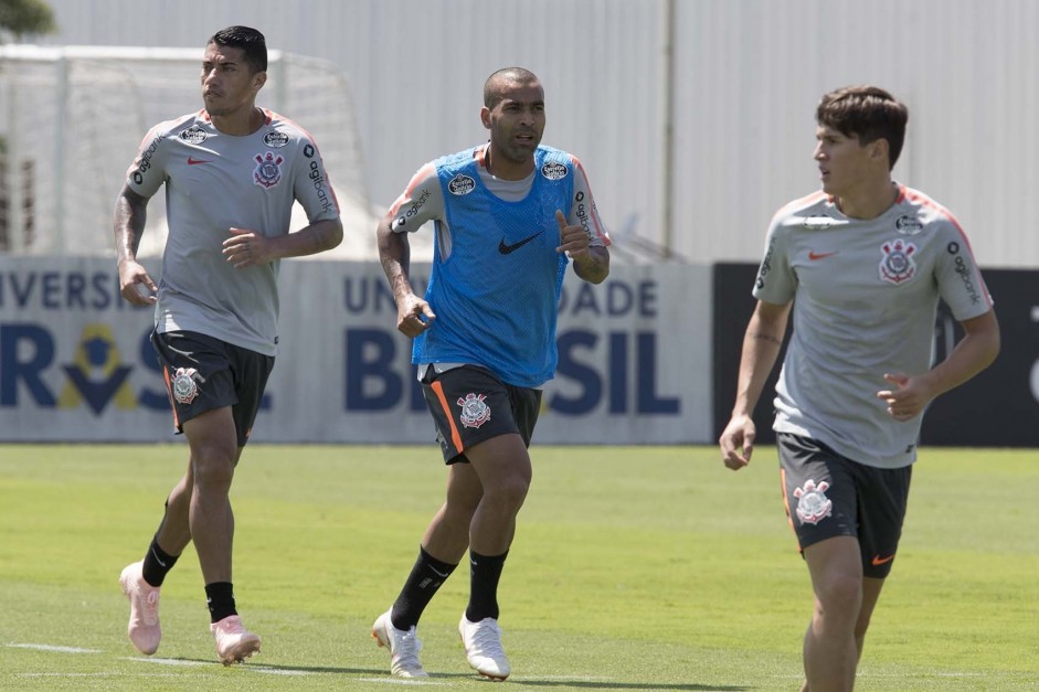 Jonathas, Sheik e Vital no treino desta tera-feira no CT