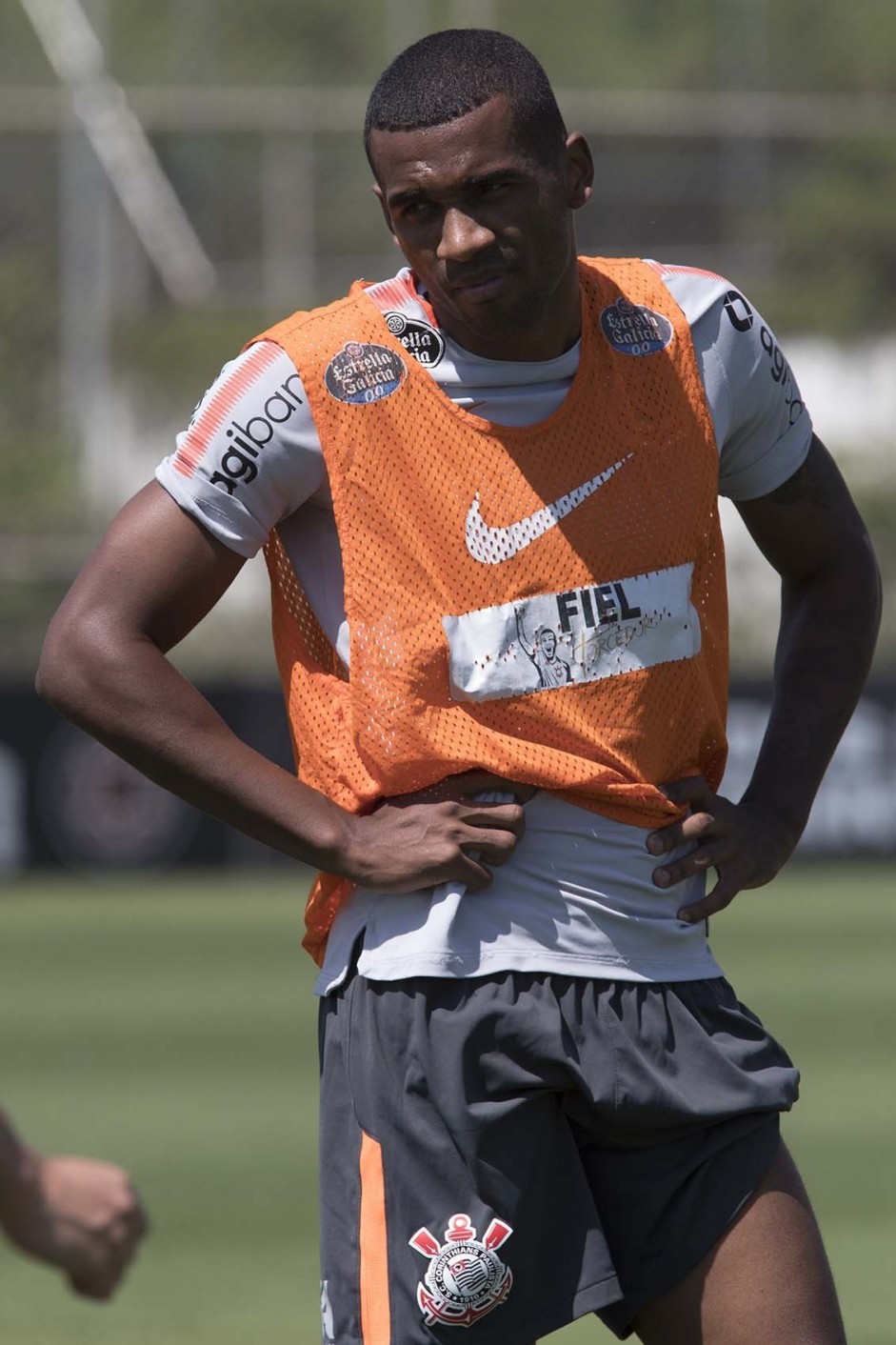 Zagueiro Marllon durante treino no CT Joaquim Grava