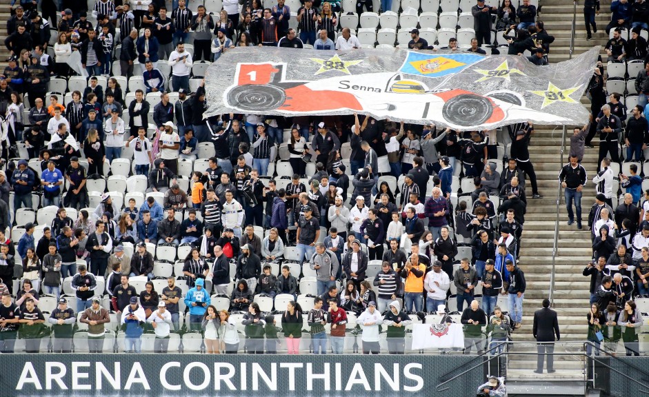 Homenagem a Ayrton Senna durante partida contra o Flamengo, pelo Brasileirão