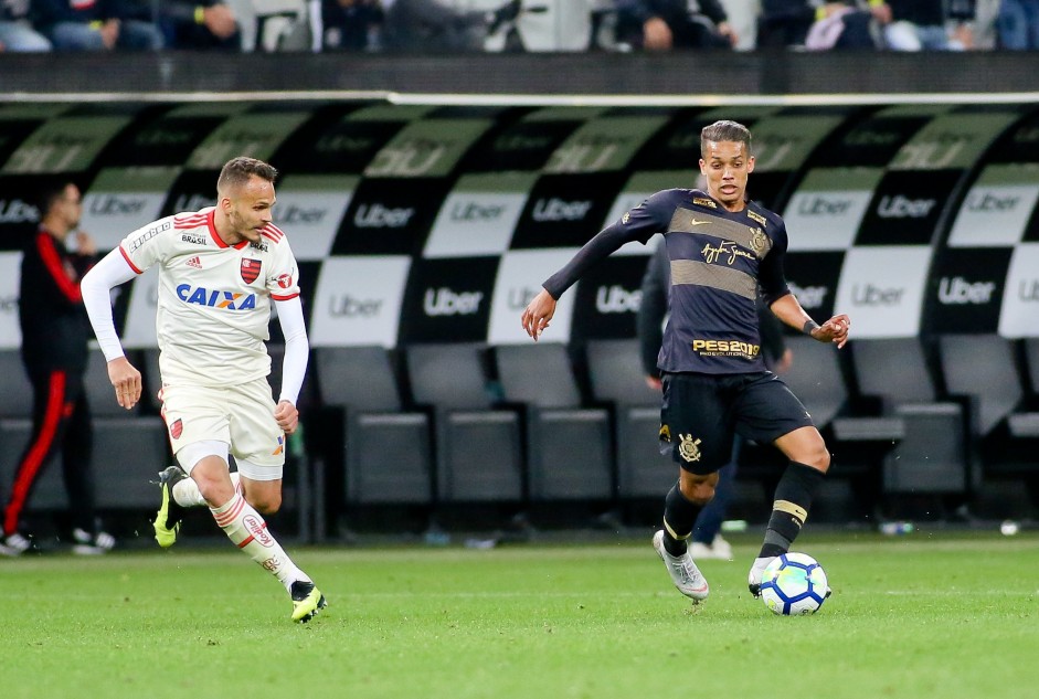 Pedrinho durante derrota para o Flamengo, na Arena Corinthians, pelo Brasileiro