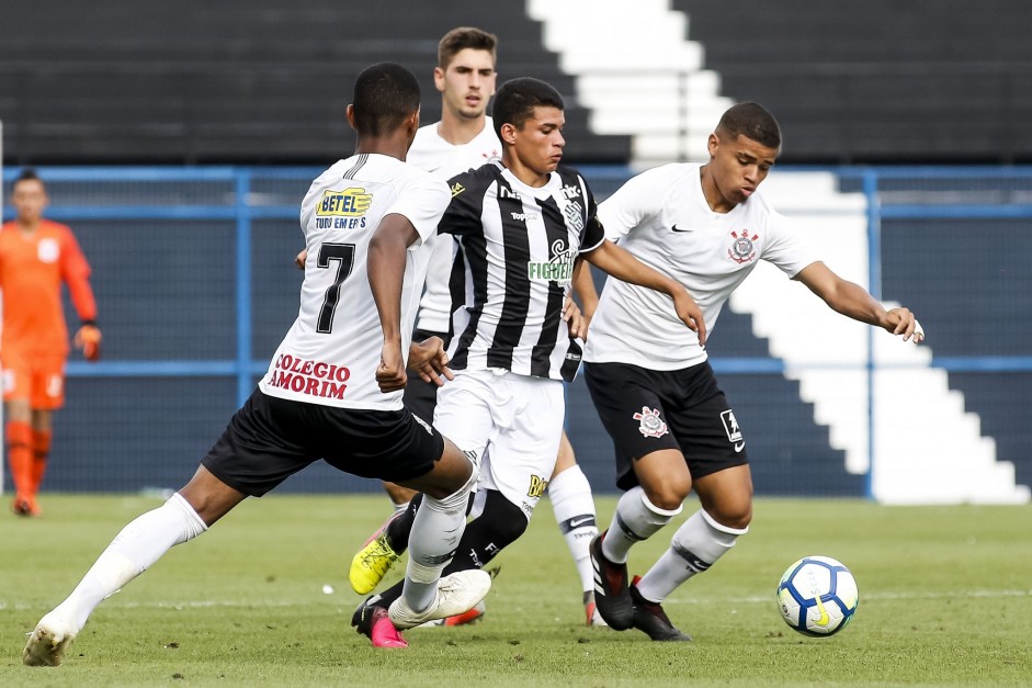 Corinthians e Figueirense empataram pela Copa do Brasil Sub-17