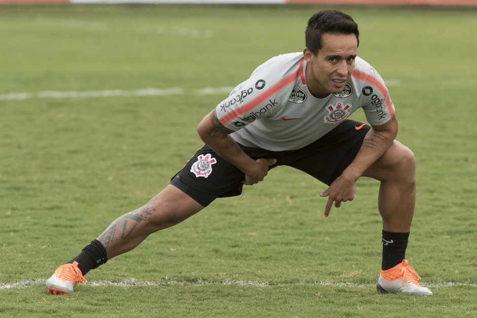 Jadson deve pintar como novidade do Corinthians diante do Botafogo