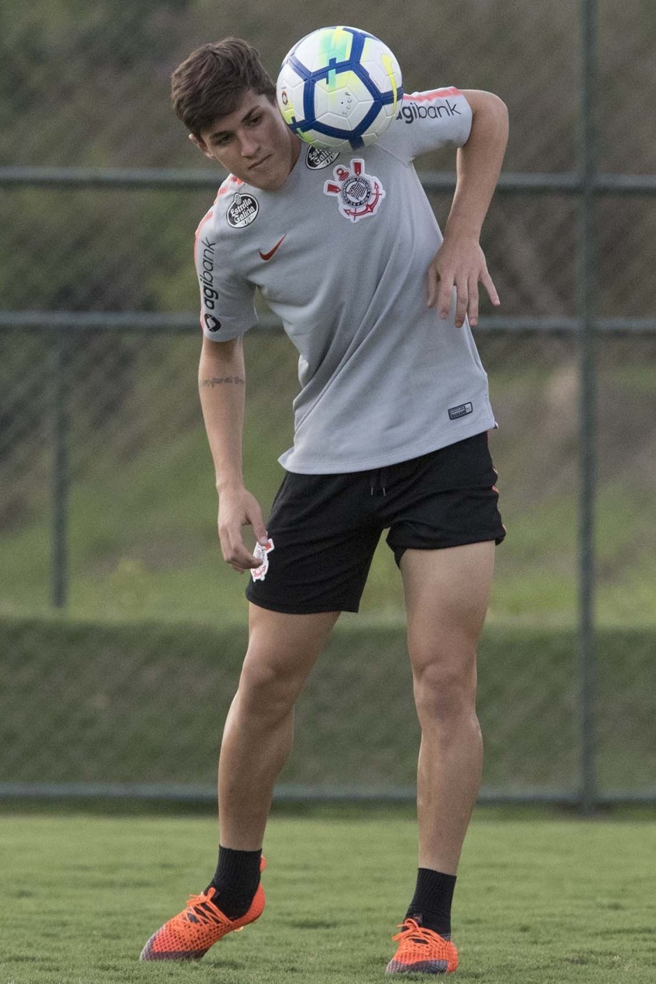 Mateus Vital no treino derradeiro, no CT do Coimbra, antes do jogo contra o Cruzeiro