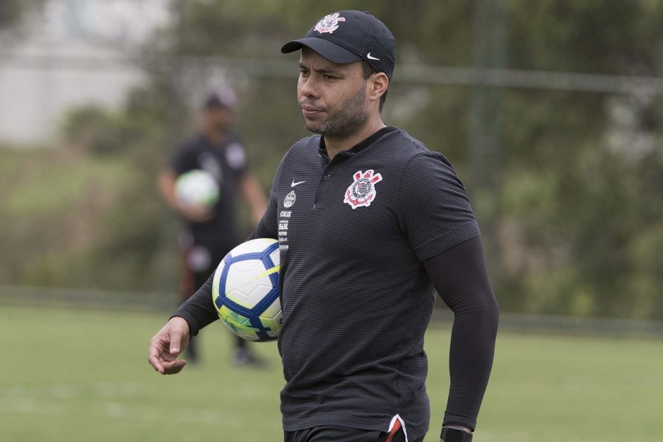 Treinador Jair Ventura comandou o último treino antes do jogo contra o Cruzeiro
