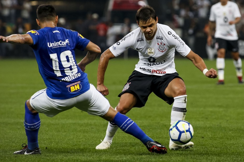 Romero durante jogo contra o Cruzeiro pela final da Copa do Brasil, na Arena