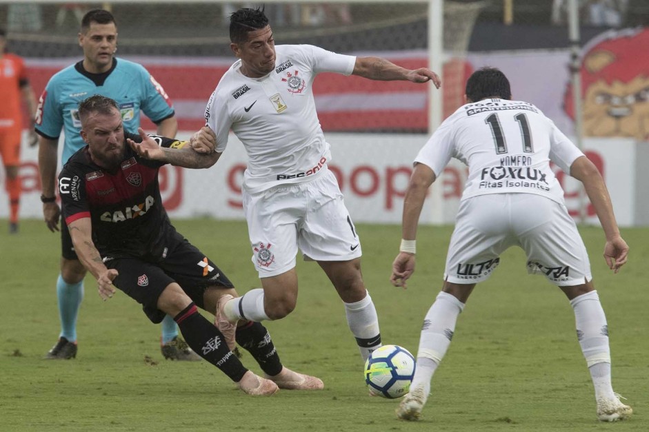 Corinthians de Ralf tropeou no Vitria domingo passado