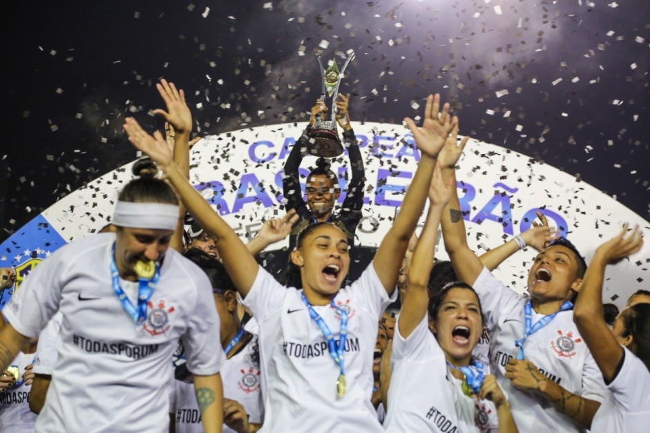 A goleada foi garantida com gols de Millene, Yasmin ...