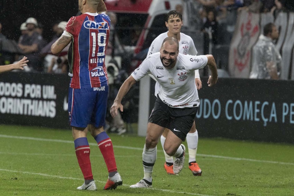 Jogadores comemoram gol do Corinthians
