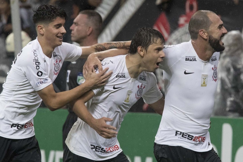 Corinthians tenta engatar segunda vitria consecutiva