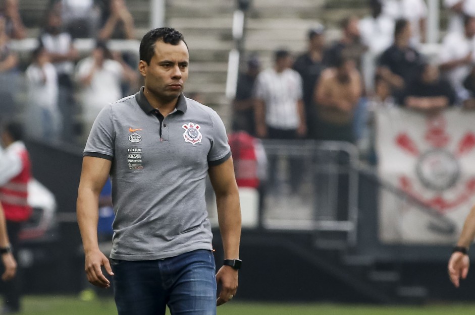 Jair Ventura comanda a equipe durante o pior turno do Corinthians na era dos pontos corridos