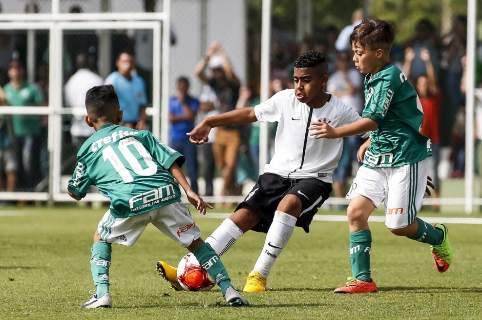 Corinthians e Palmeiras jogaram na categoria sub-11