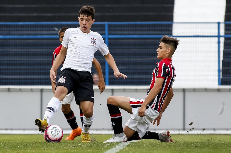Corinthians enfrenta o São Paulo pelo campeonato paulista sub-13