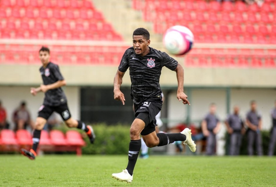 Corinthians enfrenta o So Paulo pelo campeonato paulista sub-17