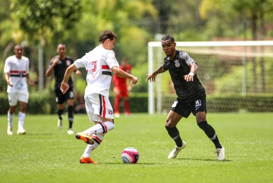 Corinthians enfrenta o São Paulo pelo campeonato paulista sub-17