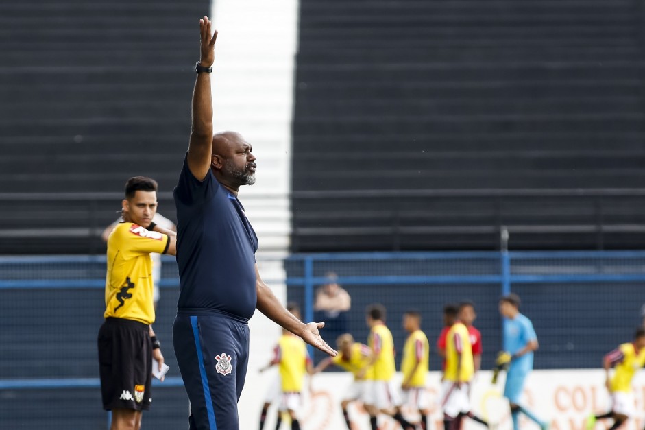 Corinthians enfrenta o So Paulo pelo campeonato paulista sub-13