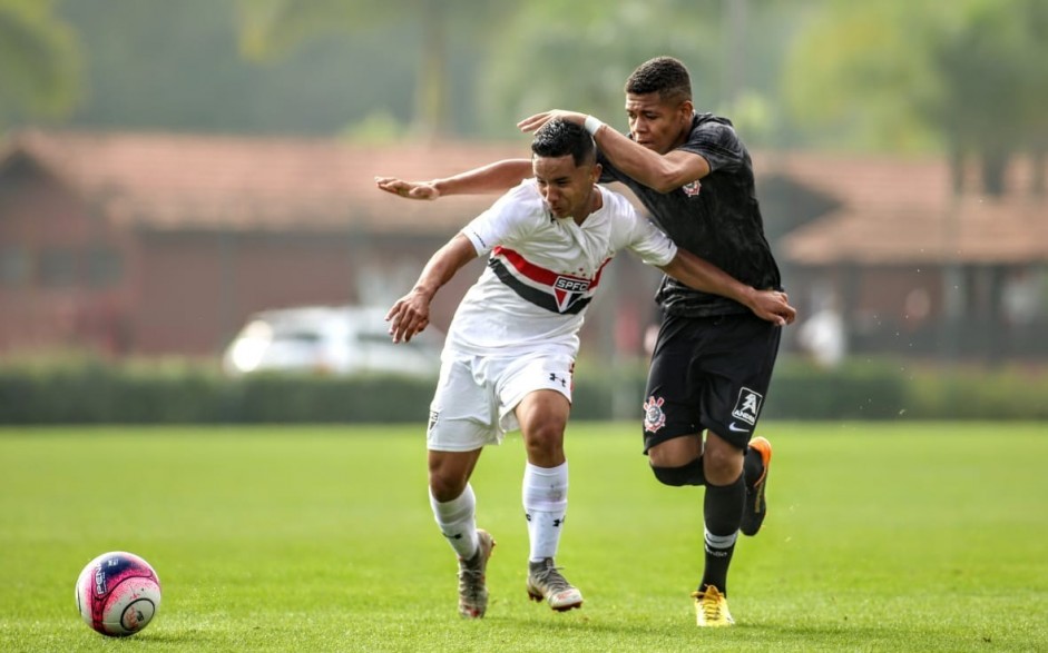 Corinthians enfrentou o São Paulo pelo campeonato paulista sub-15