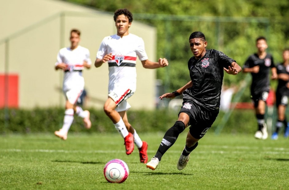 Corinthians enfrentou o São Paulo pelo campeonato paulista sub-15