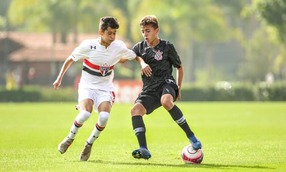Corinthians enfrentou o São Paulo pelo campeonato paulista sub-15