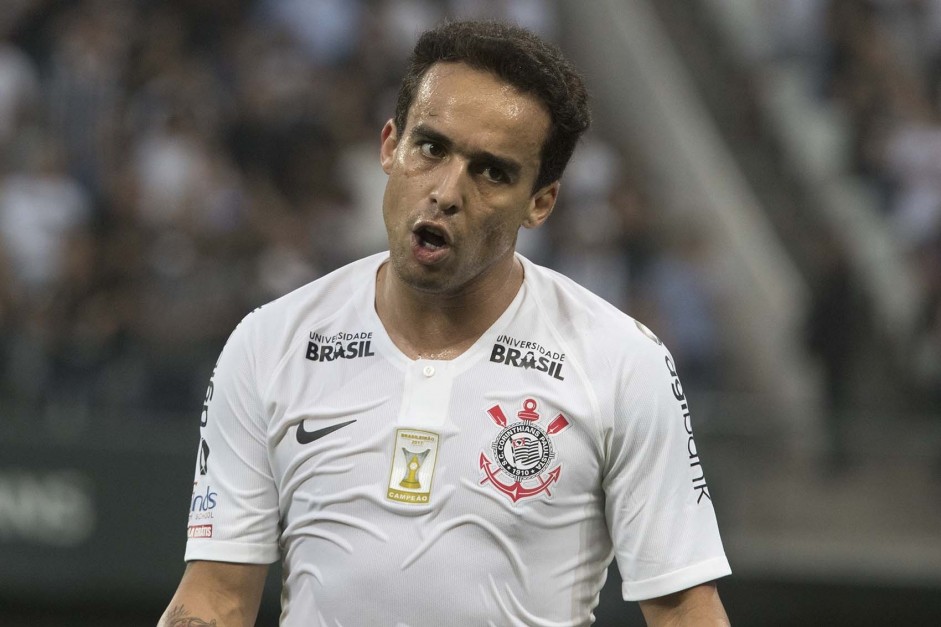 Jadson foi bastante acionado no jogo de hoje contra o Vasco
