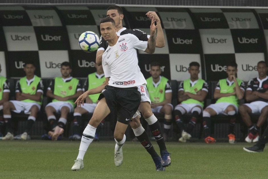 Thiaguinho foi um dos destaques da vitria do Corinthians sobre o Vasco