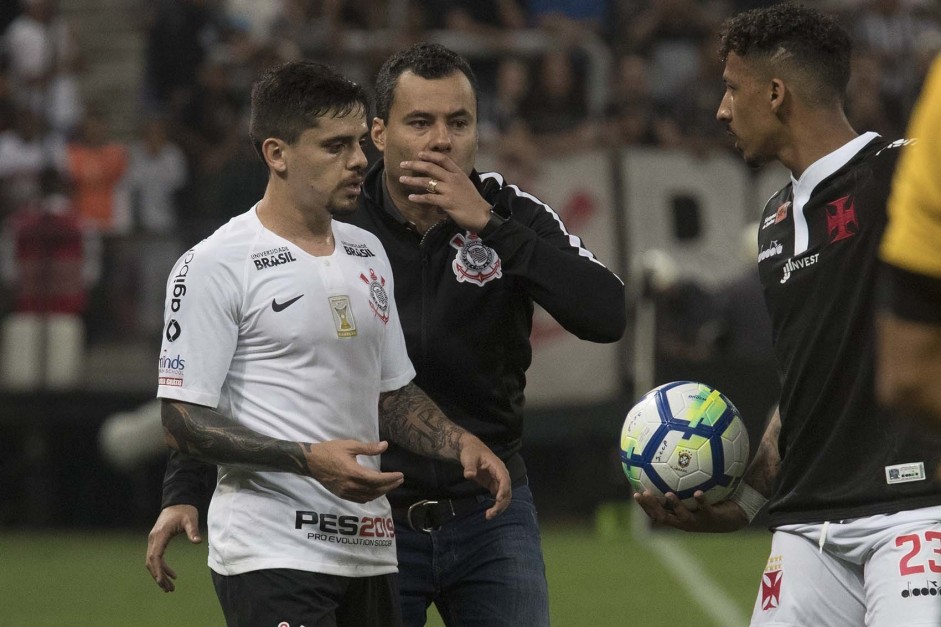 Jogadores do Corinthians lutaram at o fim para segurar a vitria