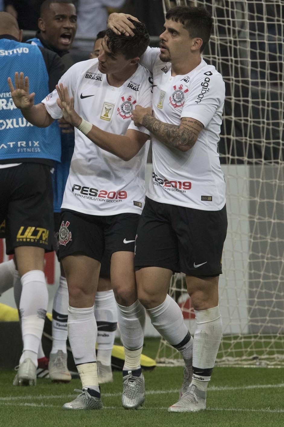 Jogadores do Corinthians lutaram até o fim para segurar a vitória